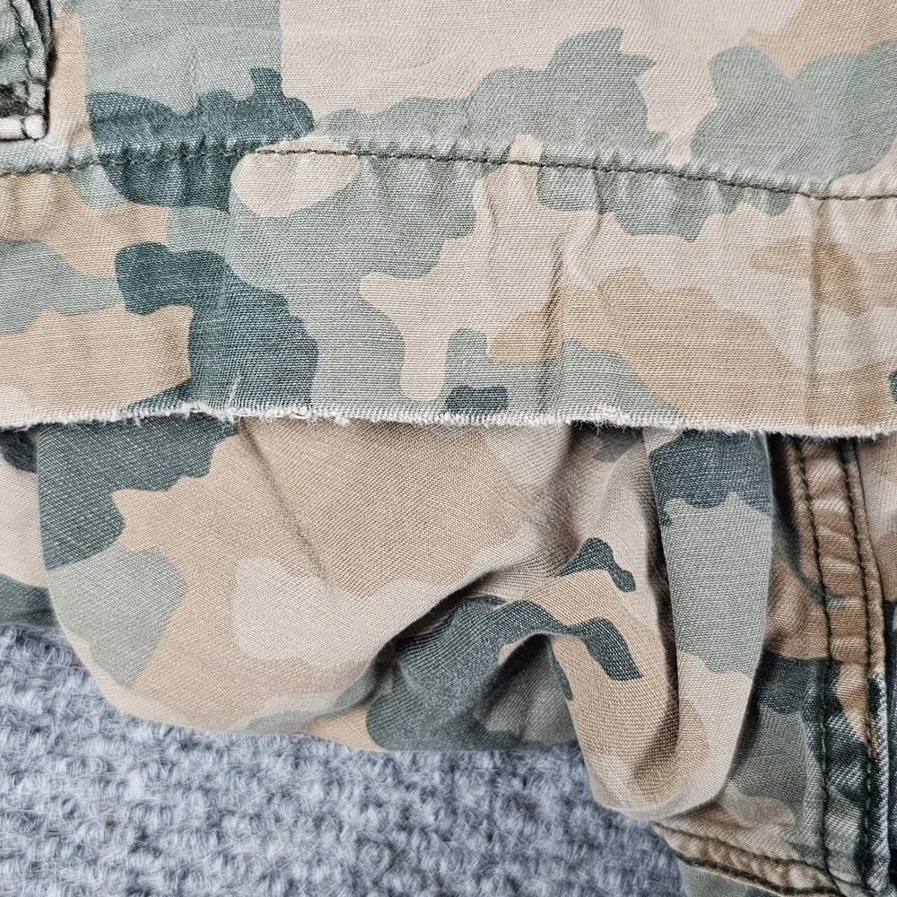 Levis Mens Desert Camo Baggy Cargo Shorts Size 38 Tan Green Camouflage‎